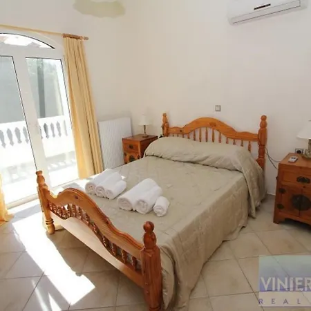 Spacious 5 Bed With Pool In Kefalonia فيلة *